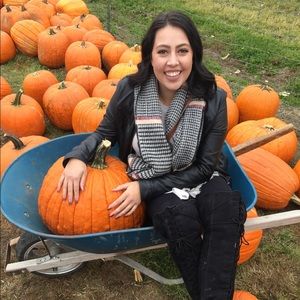 Meet your Posher, Hailey